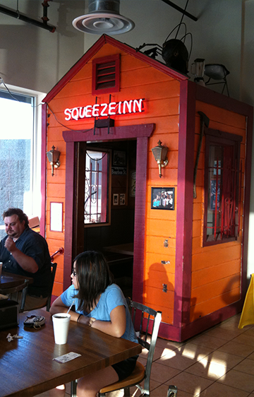 Squeeze-Inn image